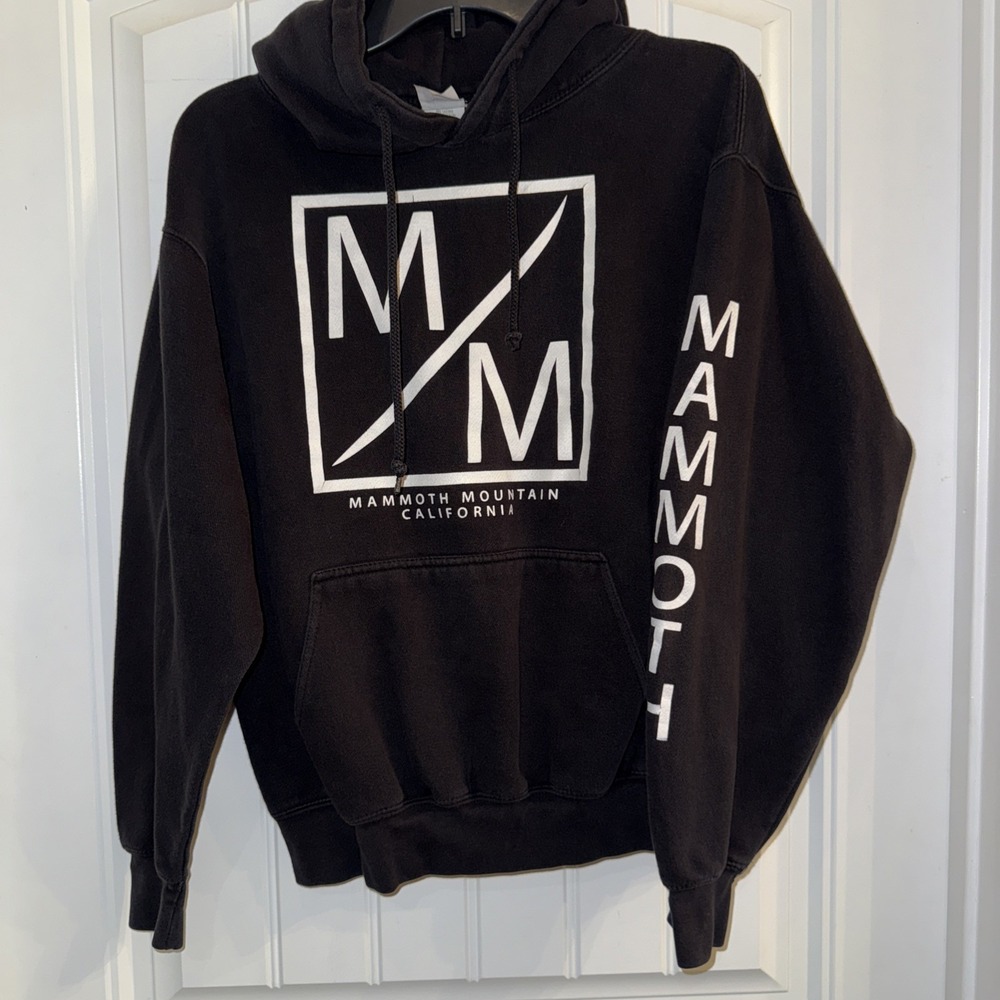 Mammoth Mountain hoodie Women's Small Black And White Letters Spell Out Sleeve